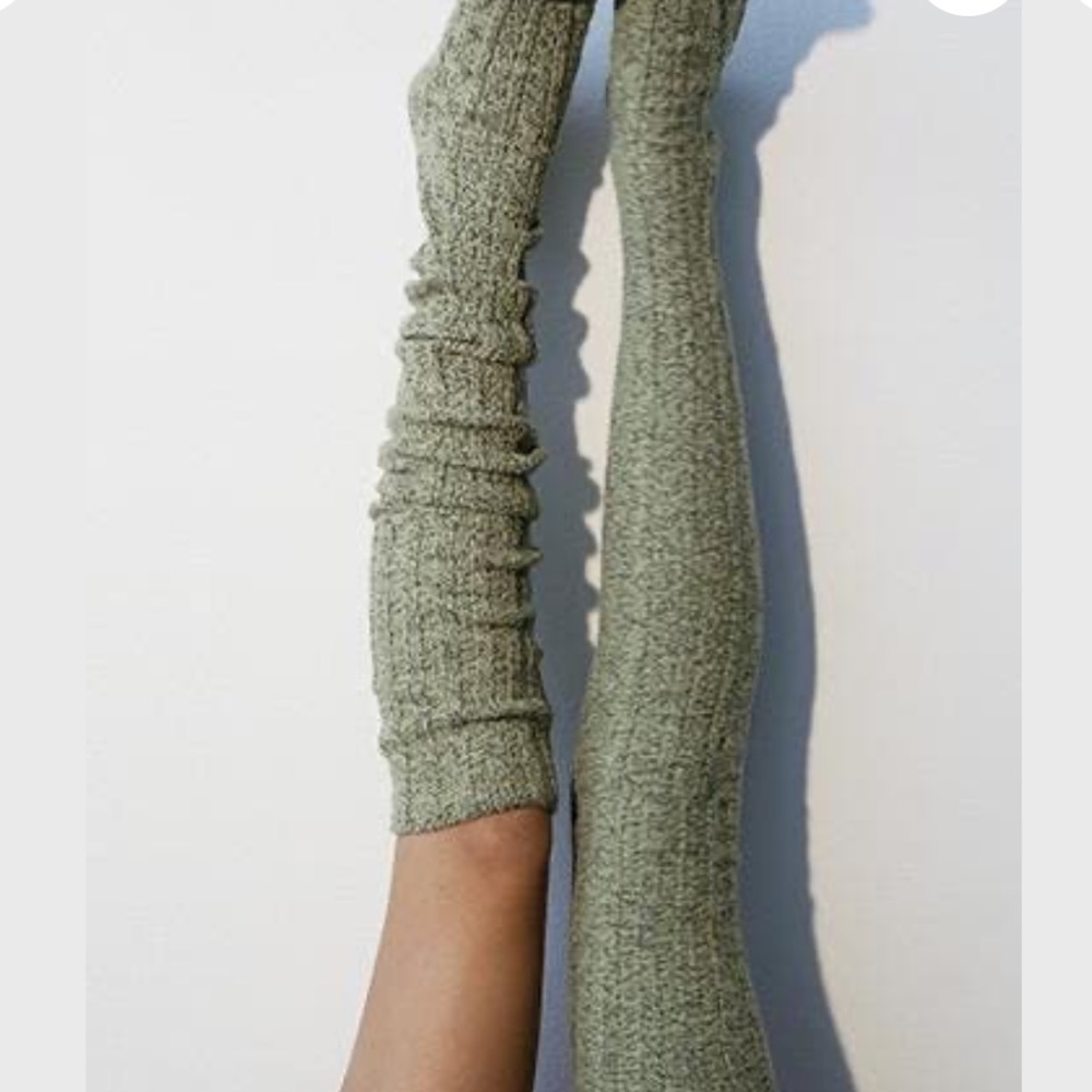 Thigh High Luxury Cable Knit Socks - Picture 9 of 14